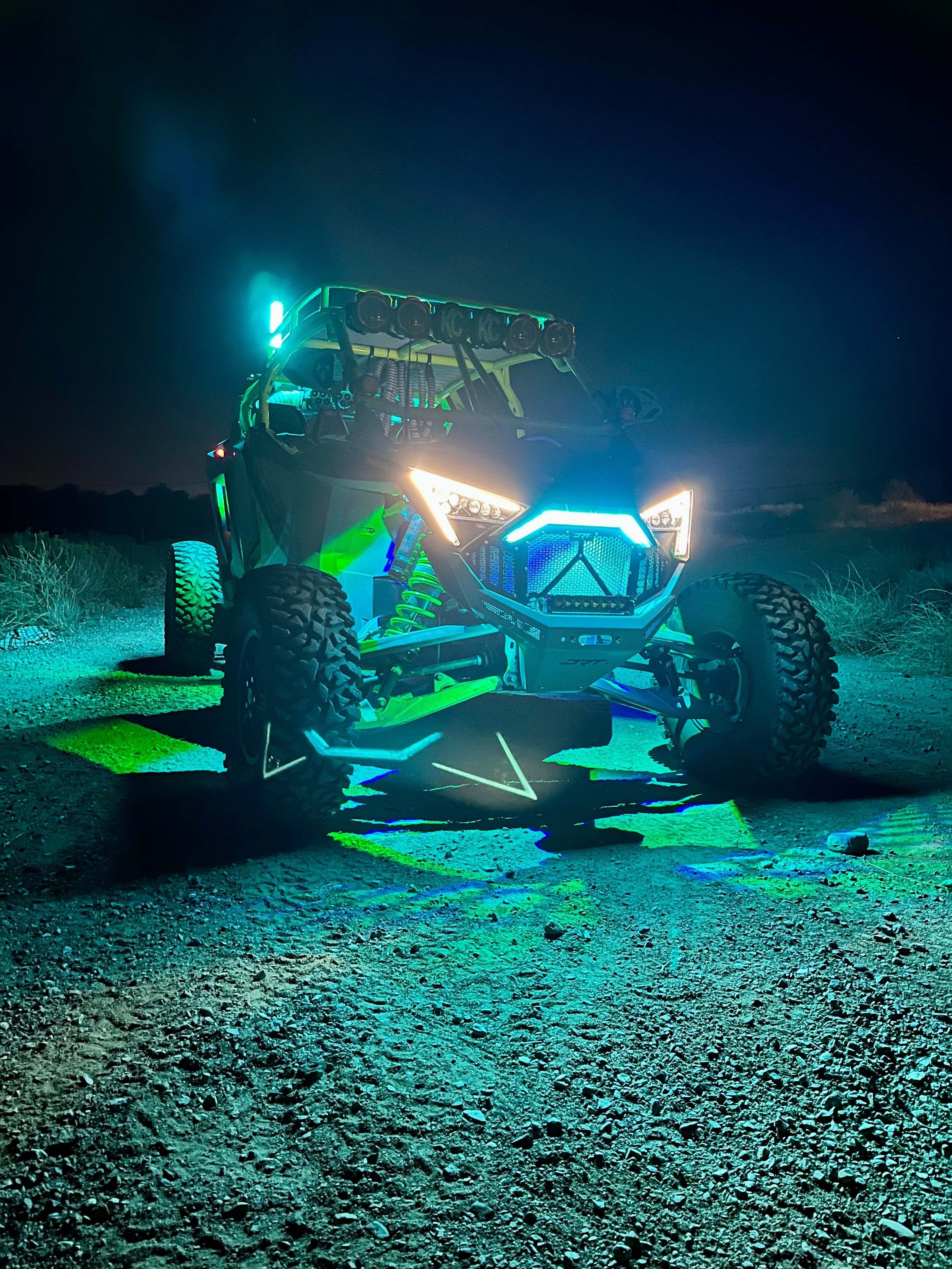 Colmillos RGB RZR instalados